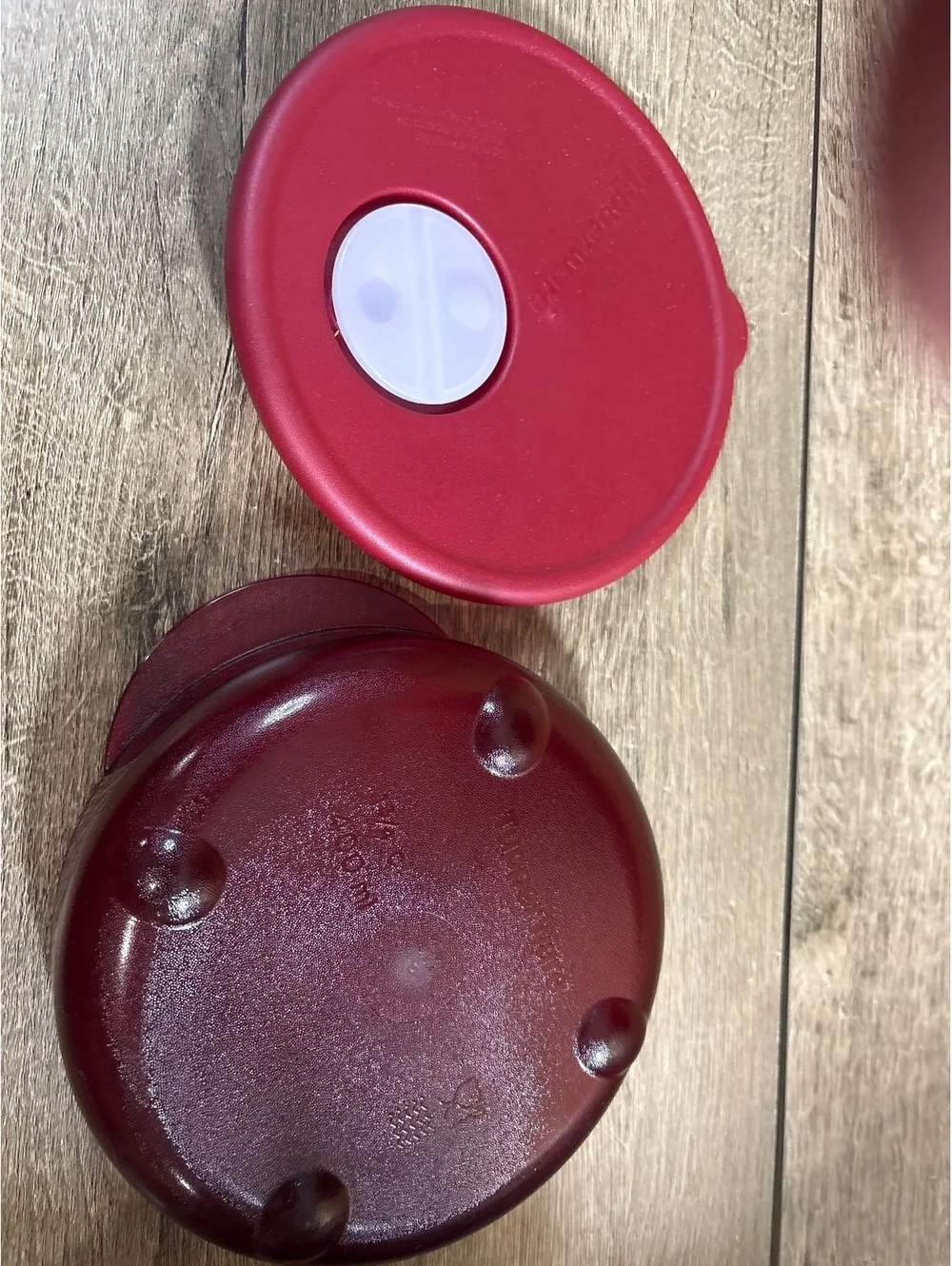 Tupperware Red Microwave Container with Vent Lid 400ml
